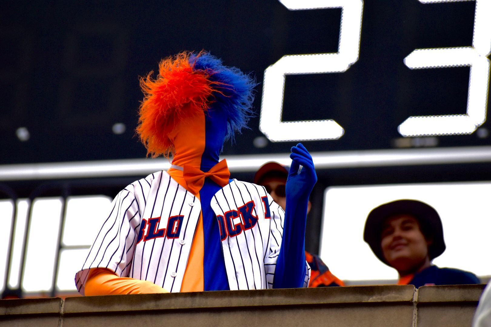 PHOTOS: Illinois warms up against Charlotte